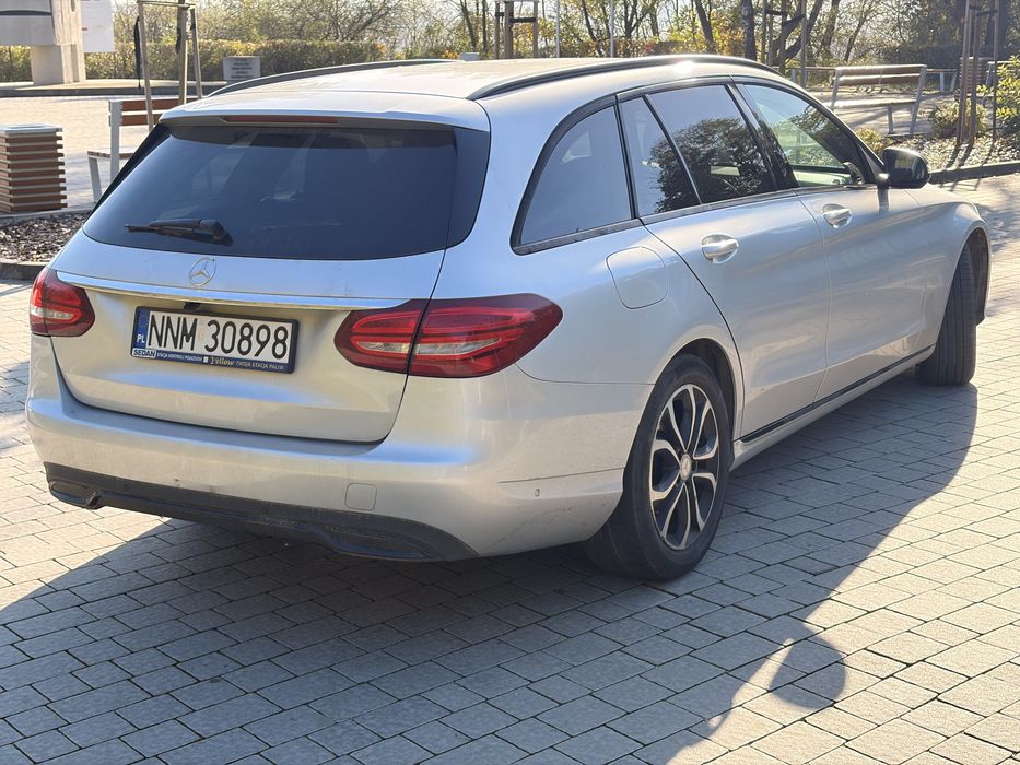 Mercedes w205 C180 niski przebieg, super stan.