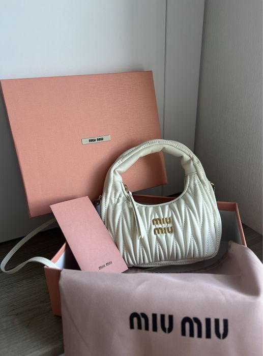 Torebka Miu Miu dostępna od ręki