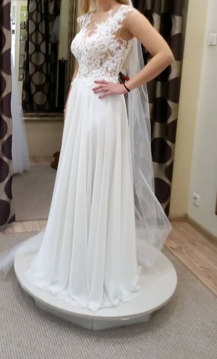 Suknia ślubna Gala Asami plus długi welon