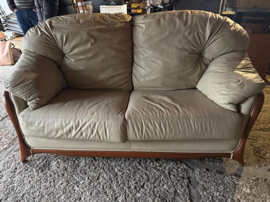Sofas em pele cor creme