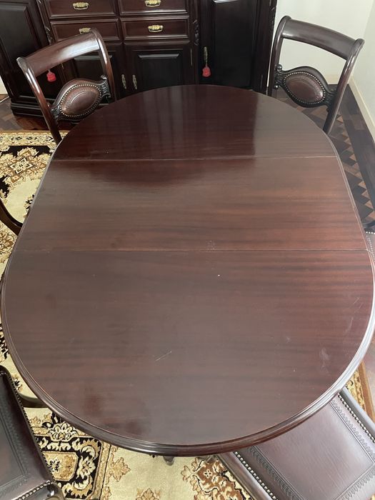 Mesa de jantar mogno com 6 cadeiras