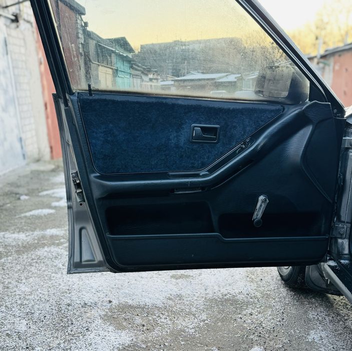 Продам Audi 80 Б3 1.8 Карбюратор Газ/Бензин