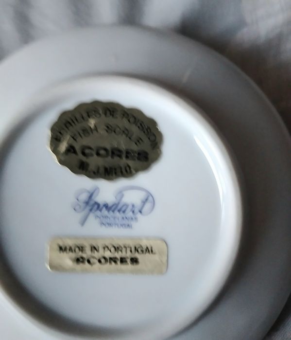 Spodart - Caixa com escamas de peixe do Açores