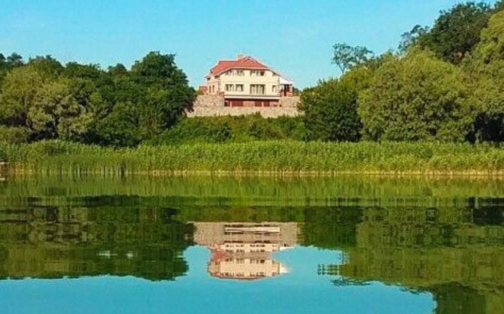 Капітальний будинок для життя та трофейної риболовлі — с. Лящівка