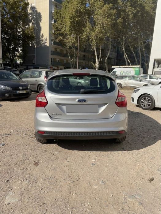 Ford Focus 1.6 TDCi Titanium 2014 | 104.000 km | Cinzento — photo 2