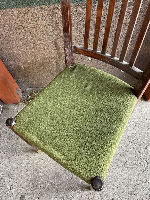 Krzesło drewniane stare z PRL