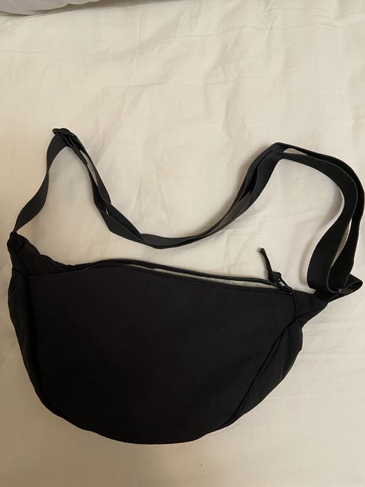 Сумка бананка продам