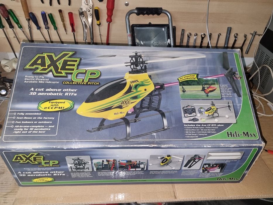 Remote-Controlled Helicopter64284016904962122