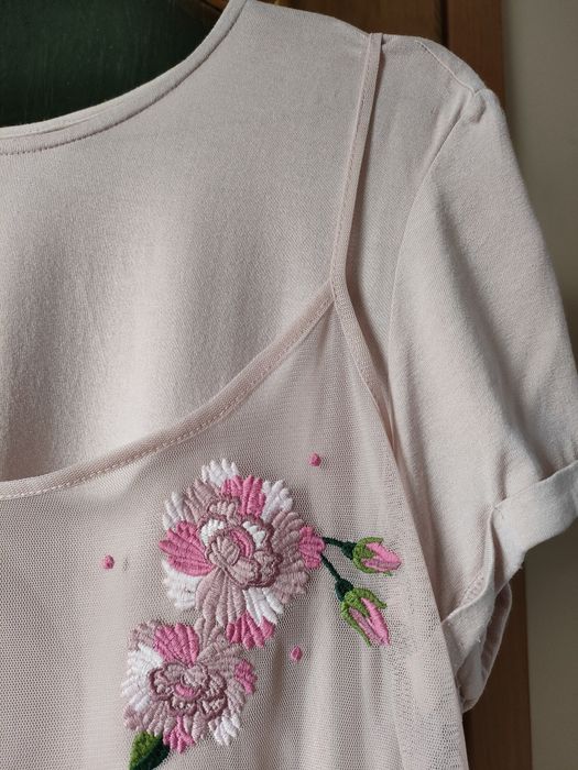 T-shirt mohito s brudny róż z aplikacją