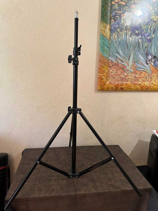Штатив для фото и видео съемок
