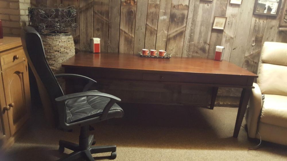 Stół z drzewa teakowego