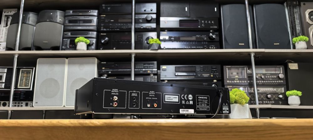 CD-програвач Onkyo C-7030/MP3