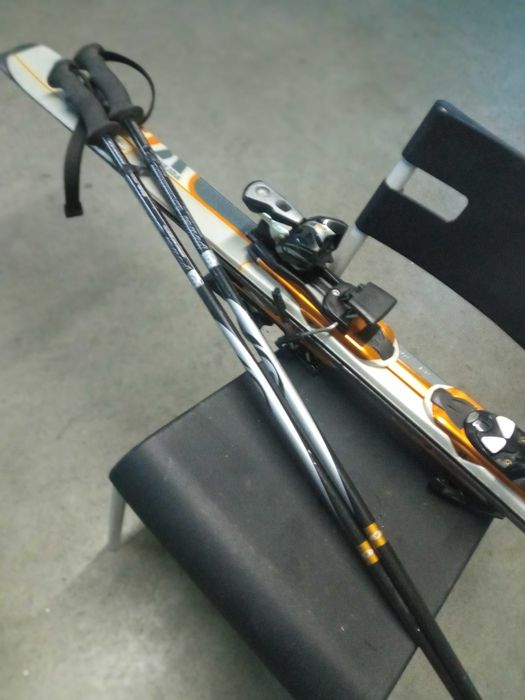 Skis Salomon Verse comprimento 170 e Bastões Salomon, usados