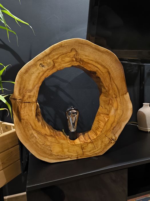 Lampa loft z plastra drewna