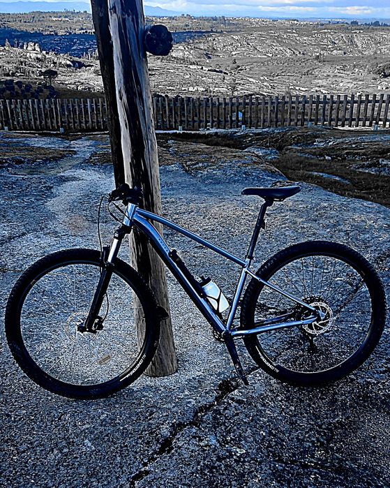 Bicicleta de btt .. Troco por de downhill ou btt