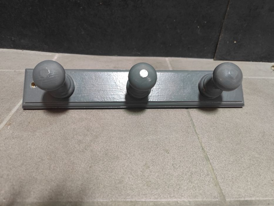 Cabide mandeira cinzento
