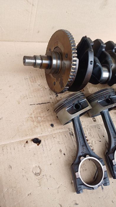 Коленвал колінвал 2.0 v8 Opel Vectra A Omega A