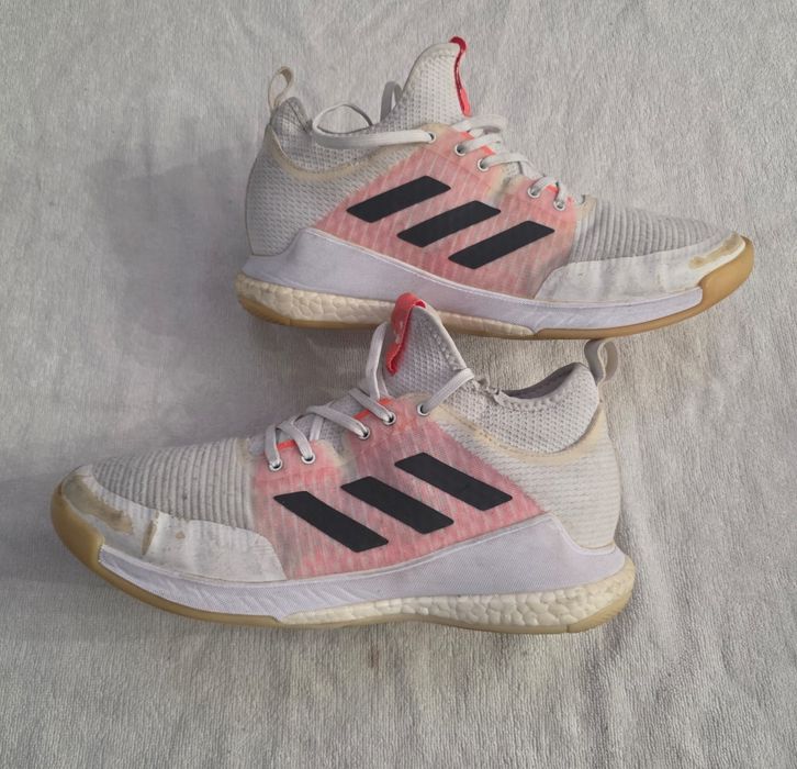Ténis Adidas numero 43