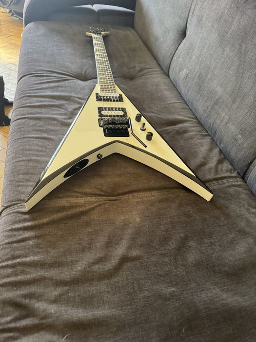 Jackson JS32 King V