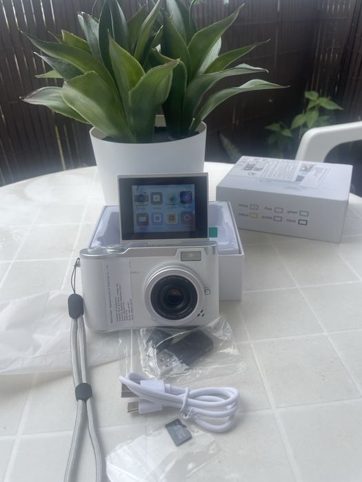 Maquina digial 4K Nova branca