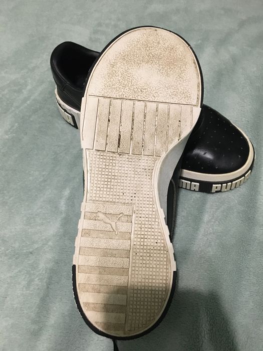 Кросівки Puma.