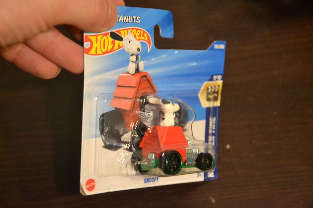 Hot Wheels Snoopy Peanuts kreskówka