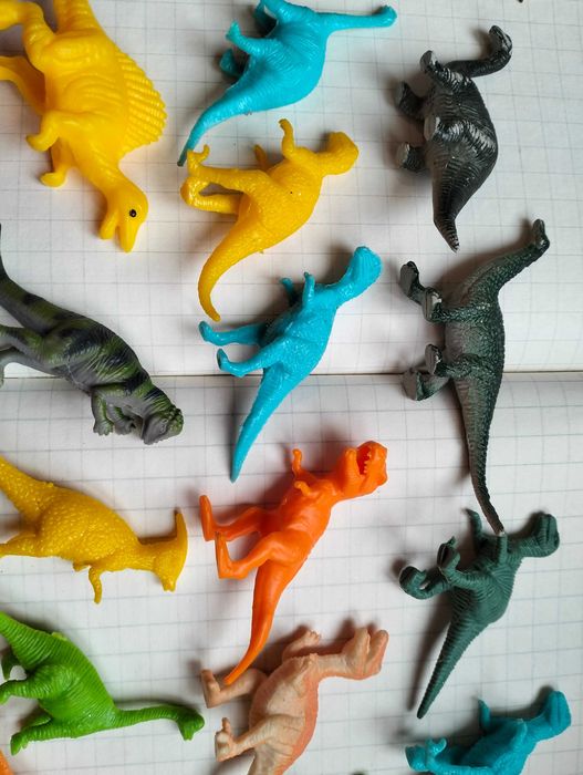 Іграшковий набір міні динозавриків