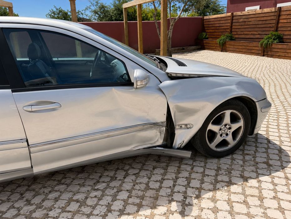 Mercedes C220 CDI Avantgarde (sinistrado)