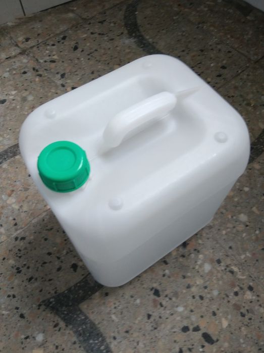 8 л. Каністри пластикові
