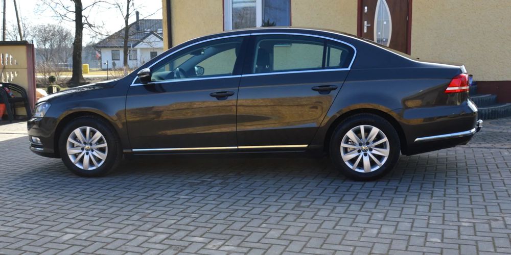 Volkswagen Passat _NISKI PRZEBIEG 175 Tys!_Klima_NAVI_Tempomat_Hak_Stan SALONOWY!