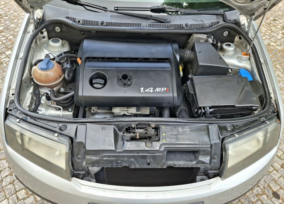 Skoda Fabia 1.4i 16v C/AC Nacional 01