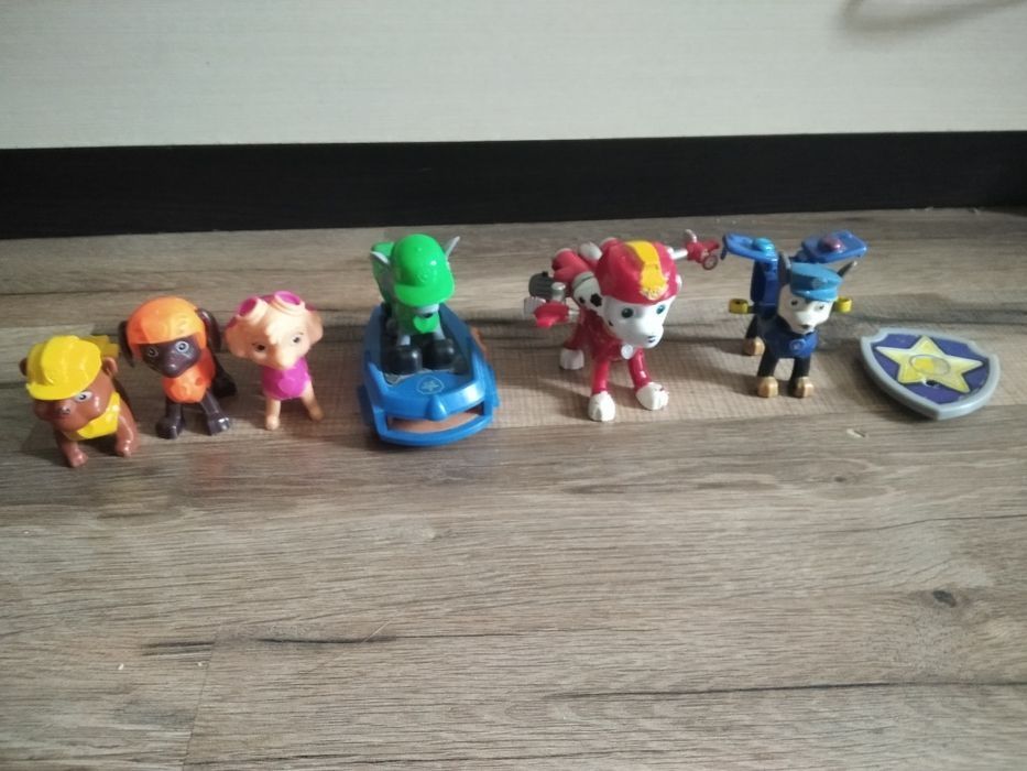 Продам  бу персонажи  із мультика три кота ..