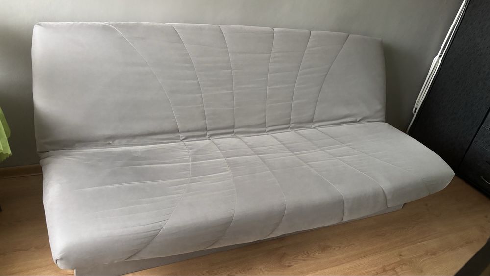 Sofa rozkladana.