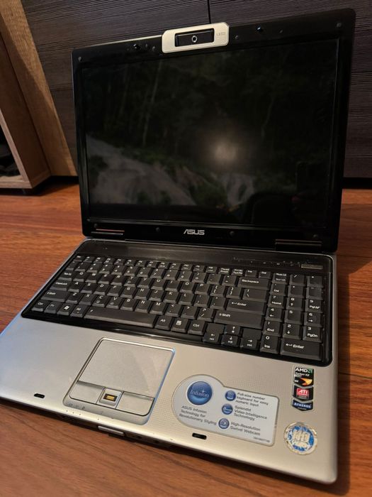 Laptop ASUS M51T – AMD Turion X2,