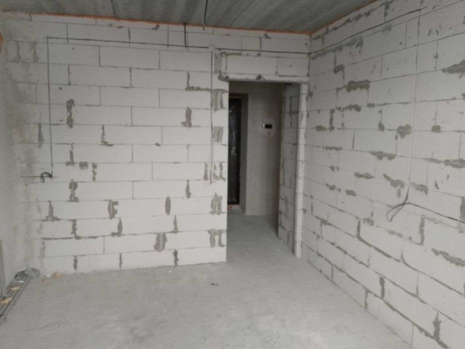 2 кімнатна  в новому будинку з індивідуальним опаленням на пр-ті Миру