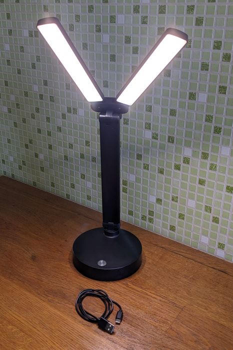 Настільна лампа Digad з двома акумуляторами 18650