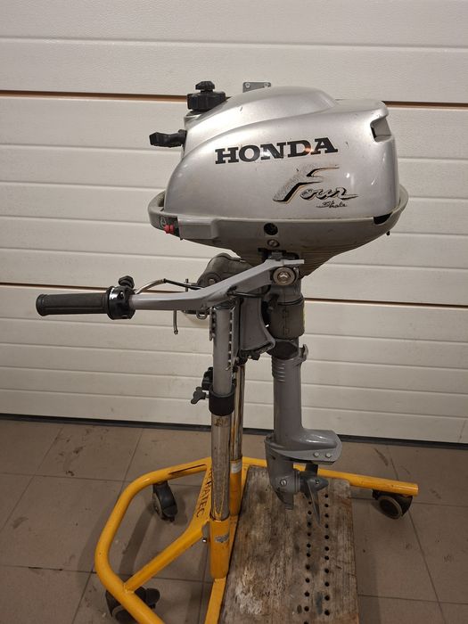 Silnik zaburtowy spalinowy Honda 2km 4T stan bardzo dobry