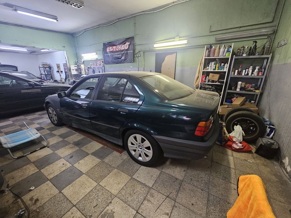 BMW  E36 316i sedan