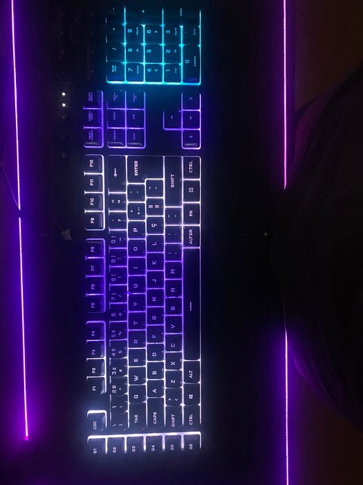 Teclado Gaming CORSAIR K55 RGB Pro (Membrana - Português - Preto)