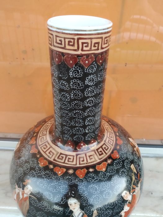 Jarra chinesa antiga de 8 deuses