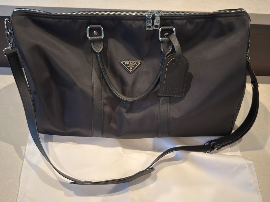 Prada torba podróżna czarna