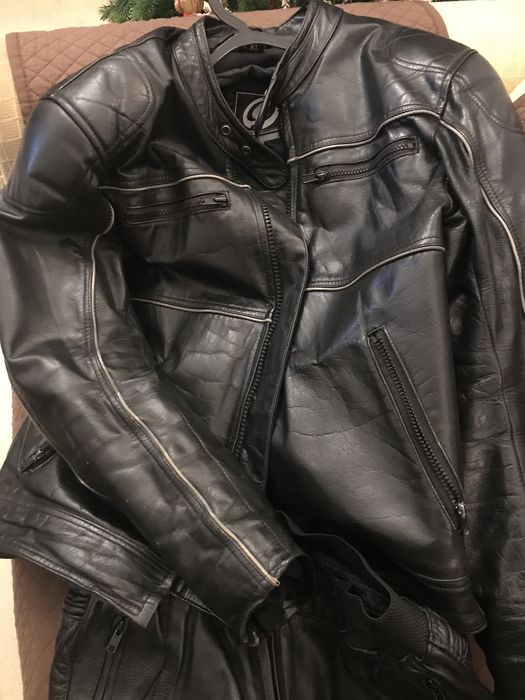 Conjunto casaco e calça de Mota de pele com proteções