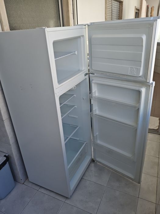 Frigorífico Teka/ 204L de capacidade total