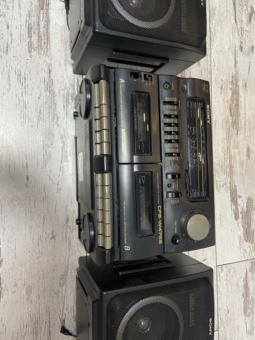 Магнитола SONY 1900 грн.