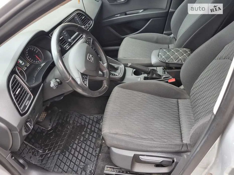 Автомобіль Seat Leon 2014