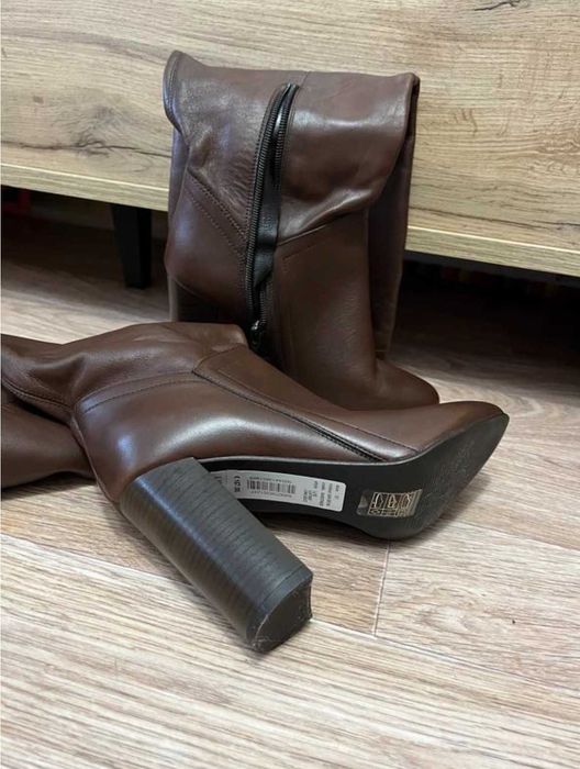 Високі чоботи з якісної натуральної шкіри від Oasis