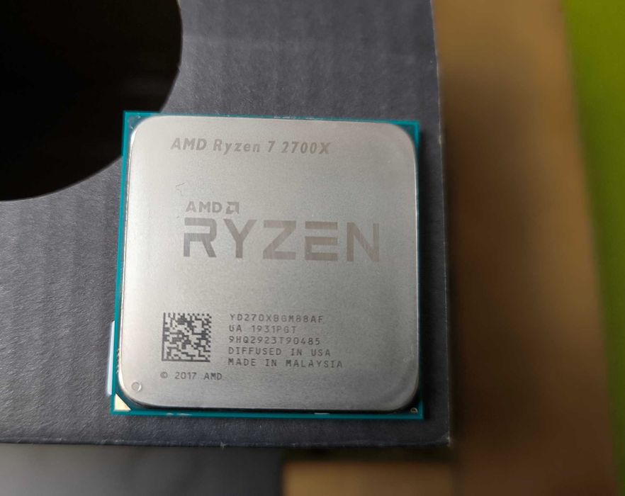 Процессор Ryzen 7 2700X