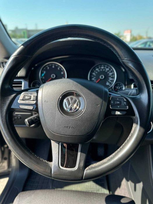 Volkswagen Touareg 2013 VIN WVGEF9BP7DD012871 фото оголошення 11 з 22