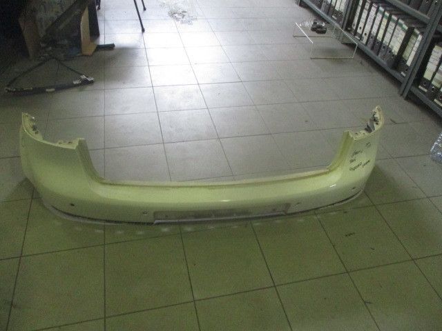 Pára-choques trás VOLKSWAGEN Golf V (1K1)