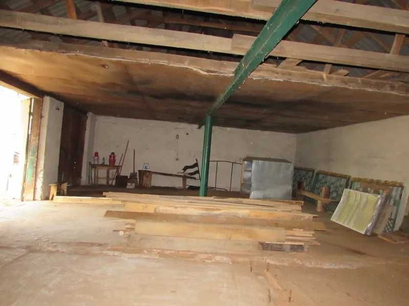 ПРОДАЖ - Гараж, загальною площею 242,1 кв.м. с. Мельники